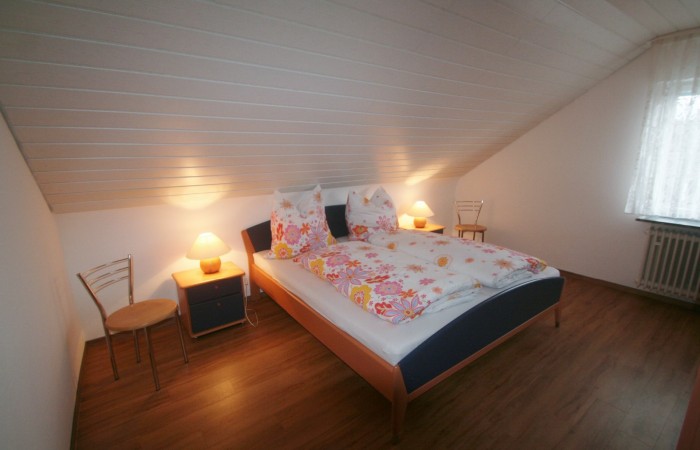 Schlafzimmer 1